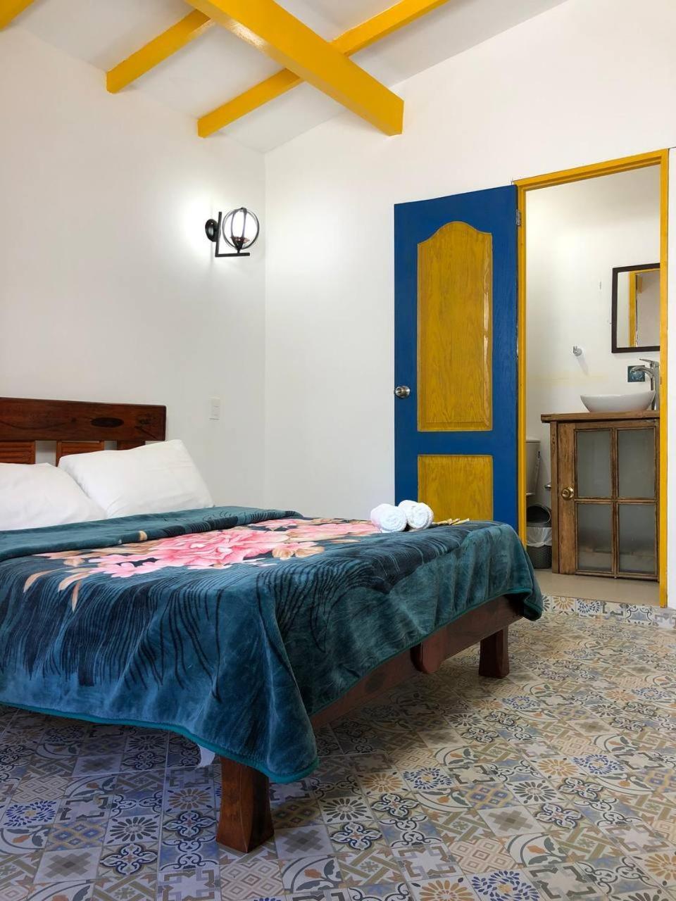 Alegria Hostel Boutique Гуатапе Номер фото